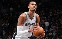 文班亚马39分率马刺逆转，尼克斯3比0夺赛点