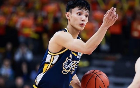 B体育登录入口-广东男篮战胜江苏，杜锋终于做对一件事：胡明轩打替补让位于徐杰